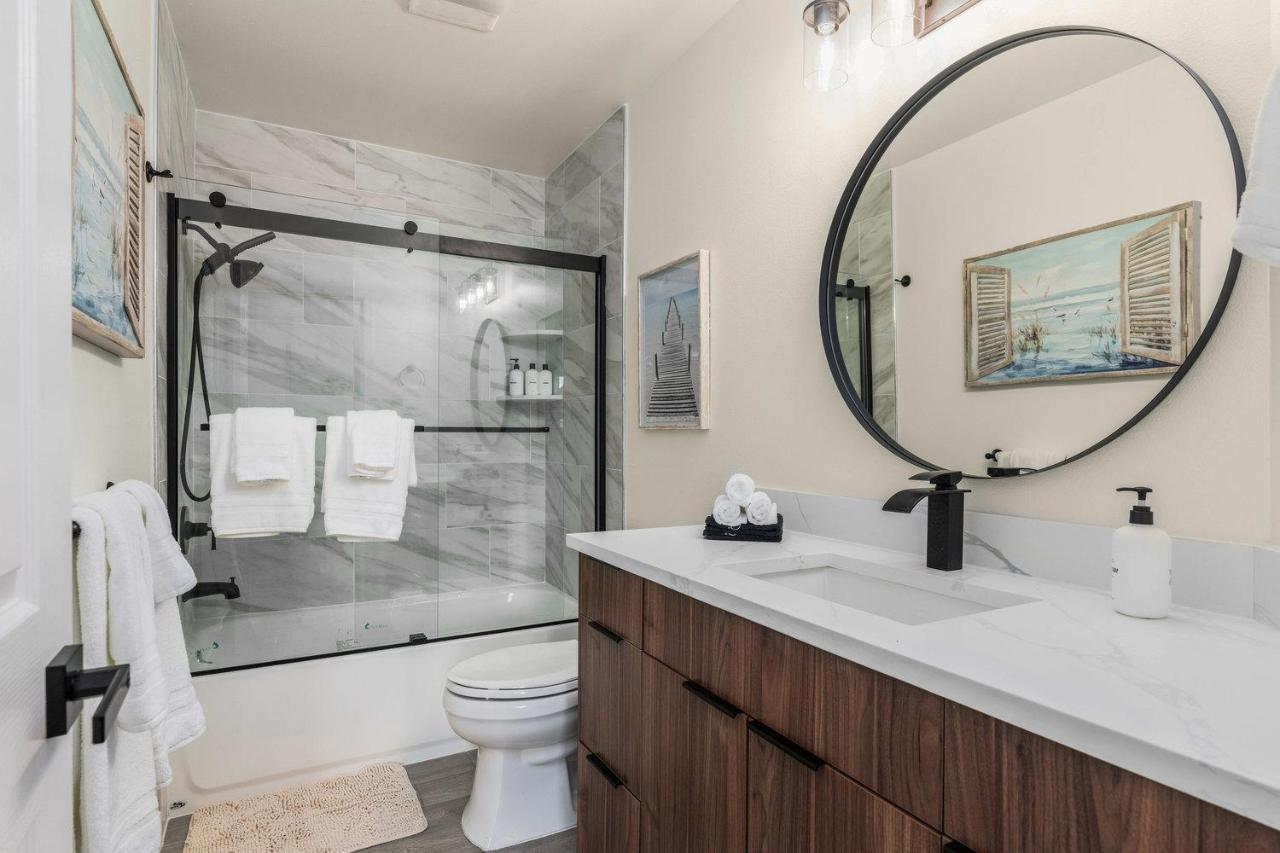 @ Marbella Lane - Wave House, Your Oceanfront Retreat! オークハーバー エクステリア 写真